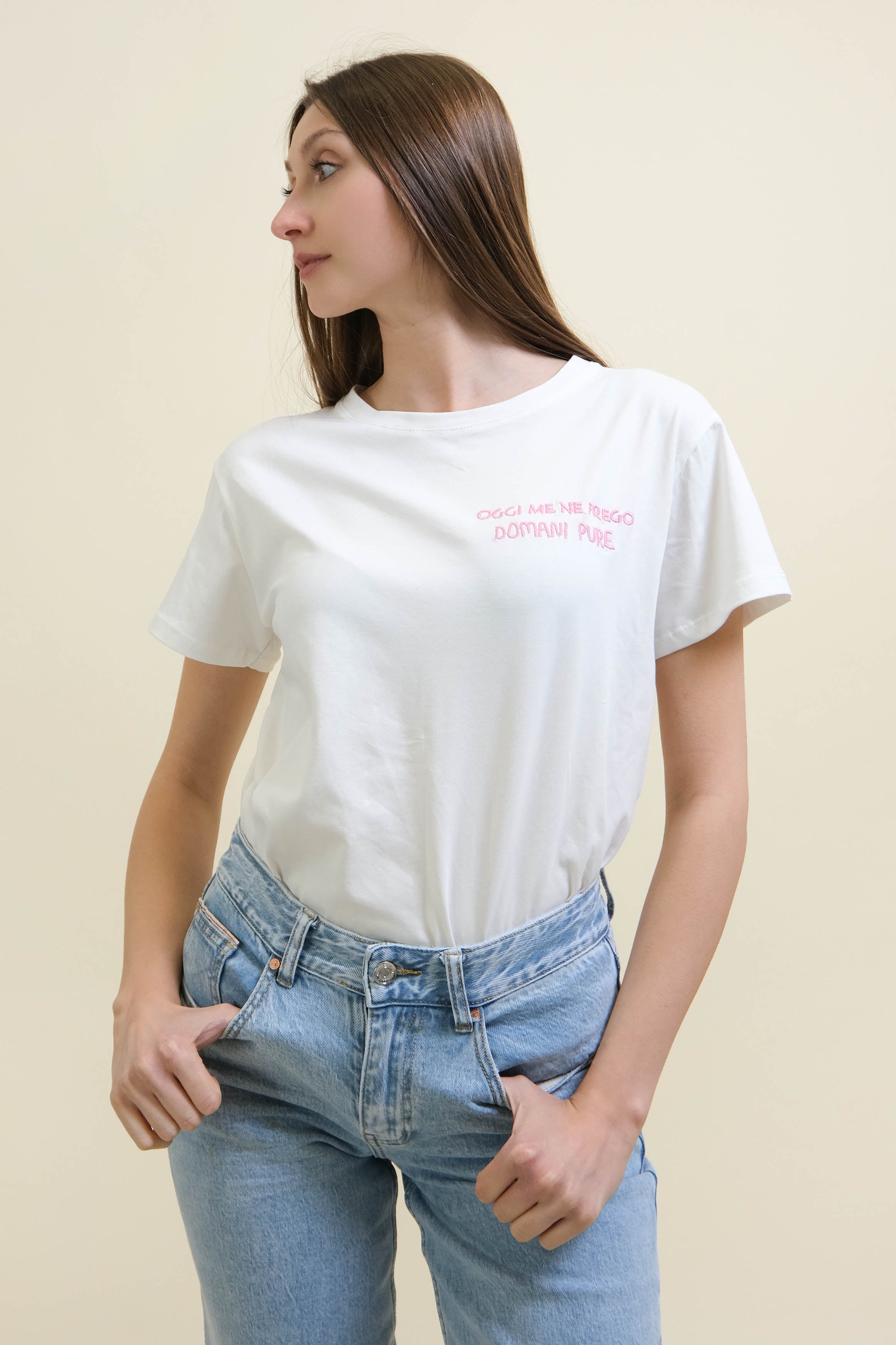 T-SHIRT "OGGI ME NE FREGO DOMANI PURE"