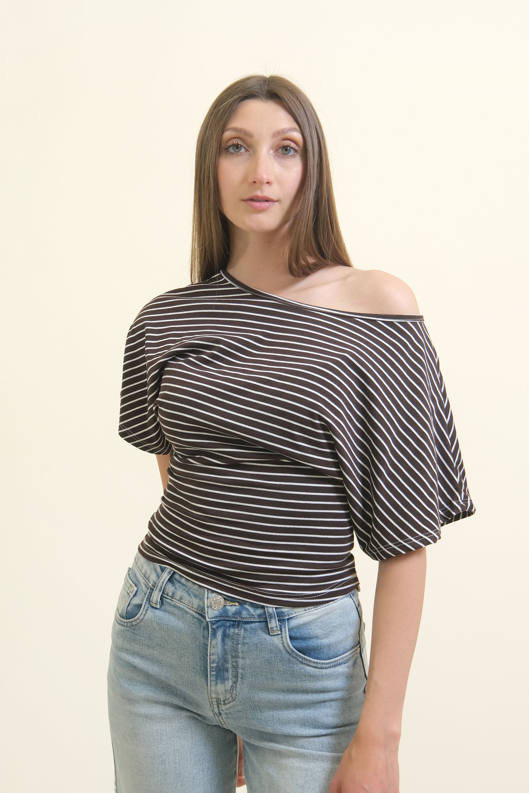 T-SHIRT LINES