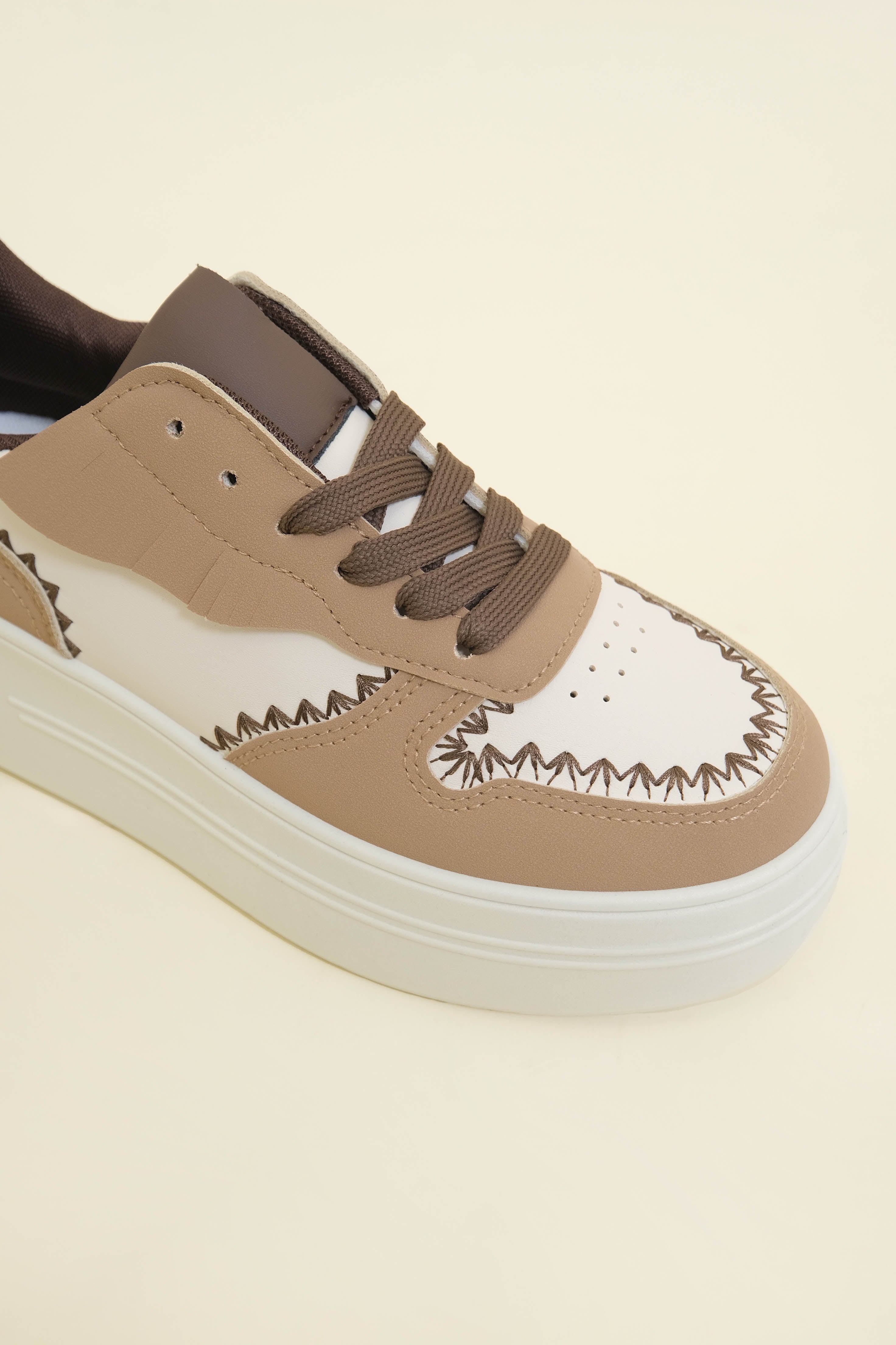 SNEAKERS NOMAD