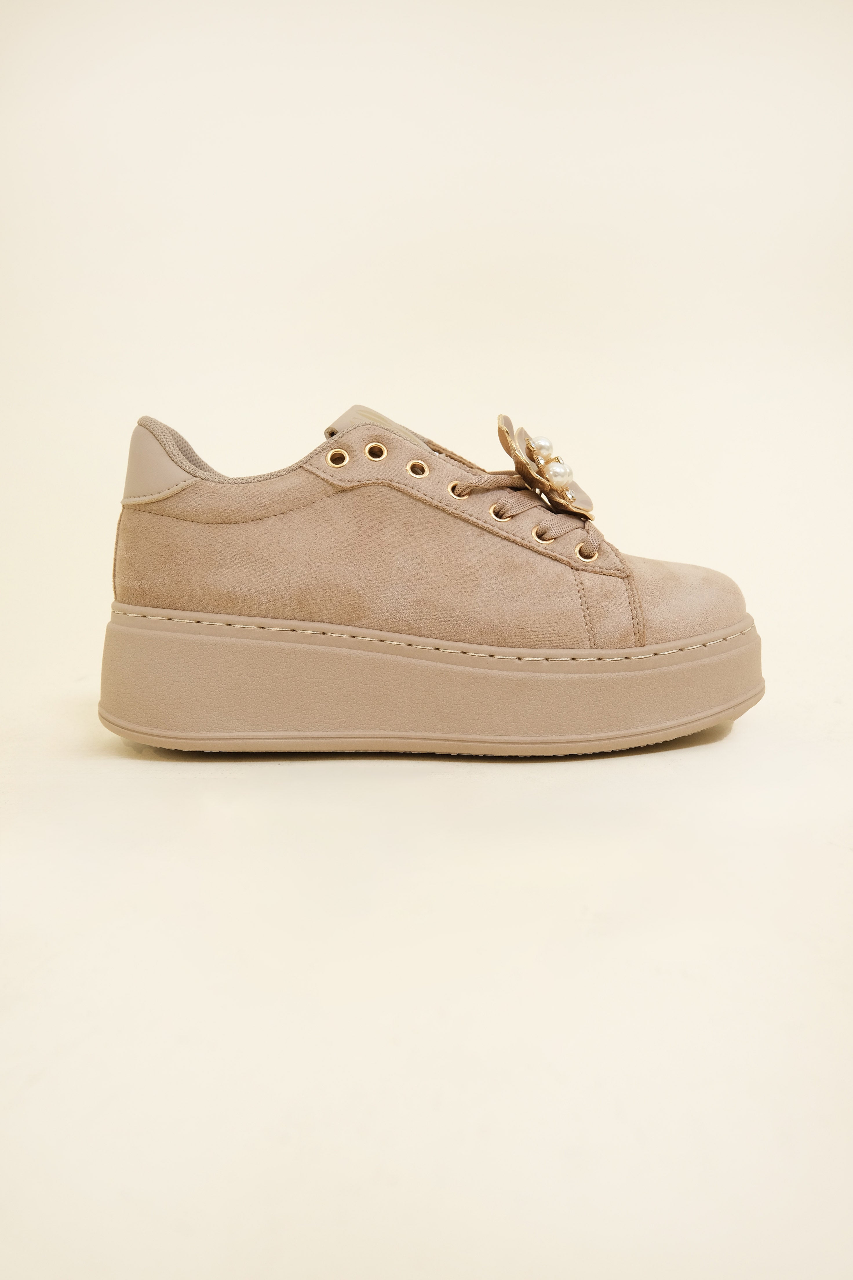 SNEAKER EDIE