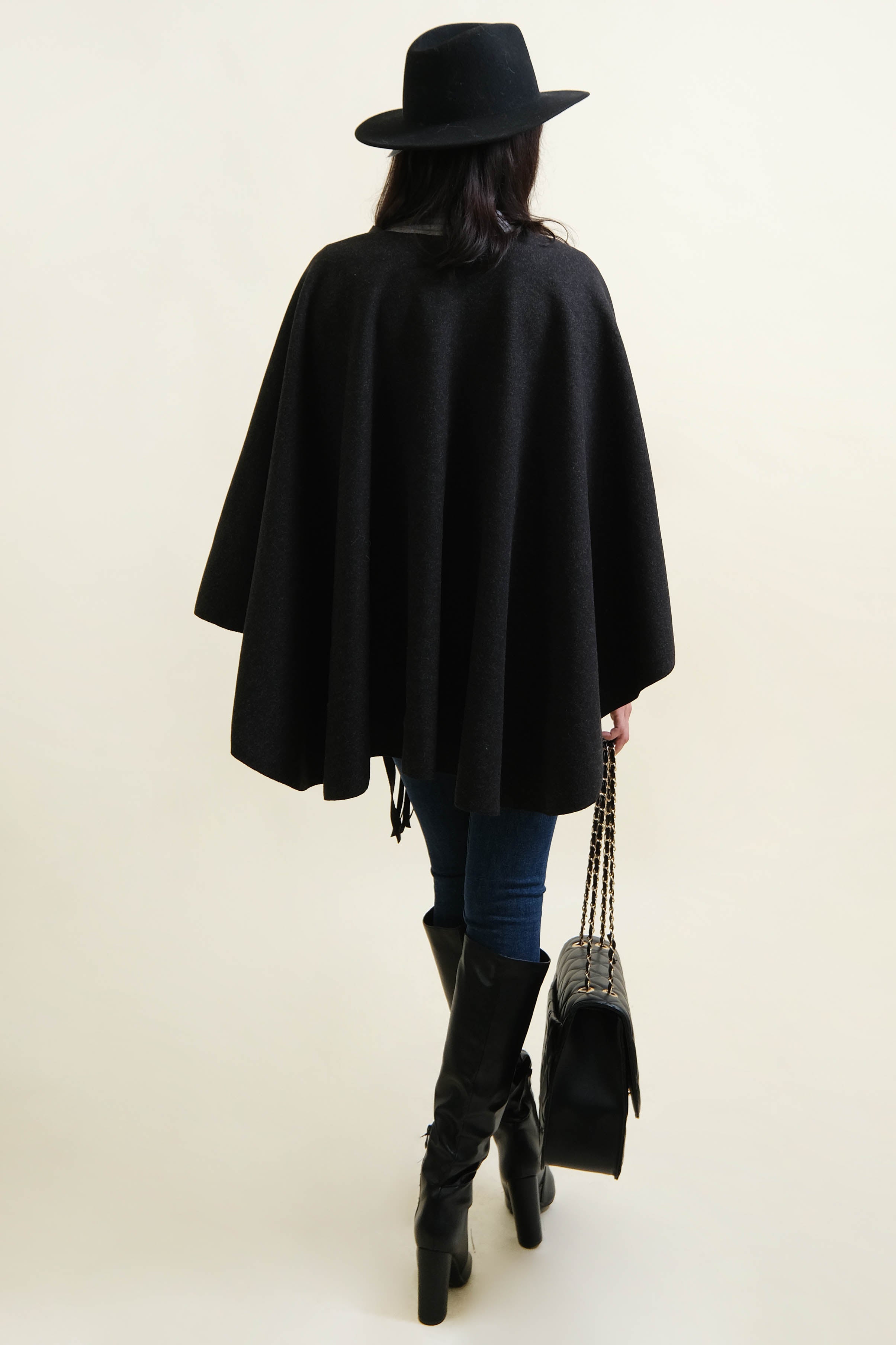 MANTELLO NOVEMBER RAIN