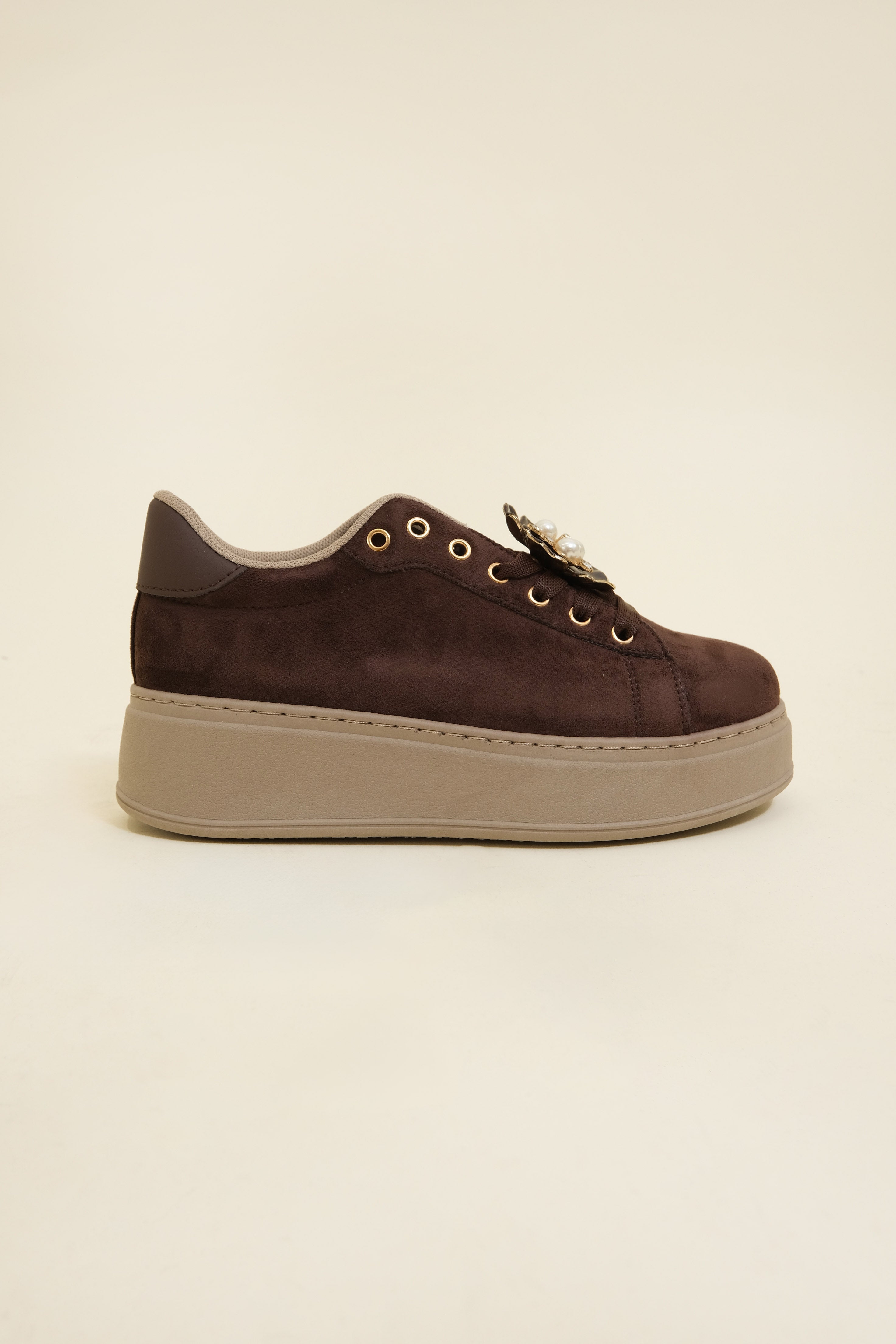 SNEAKER EDIE