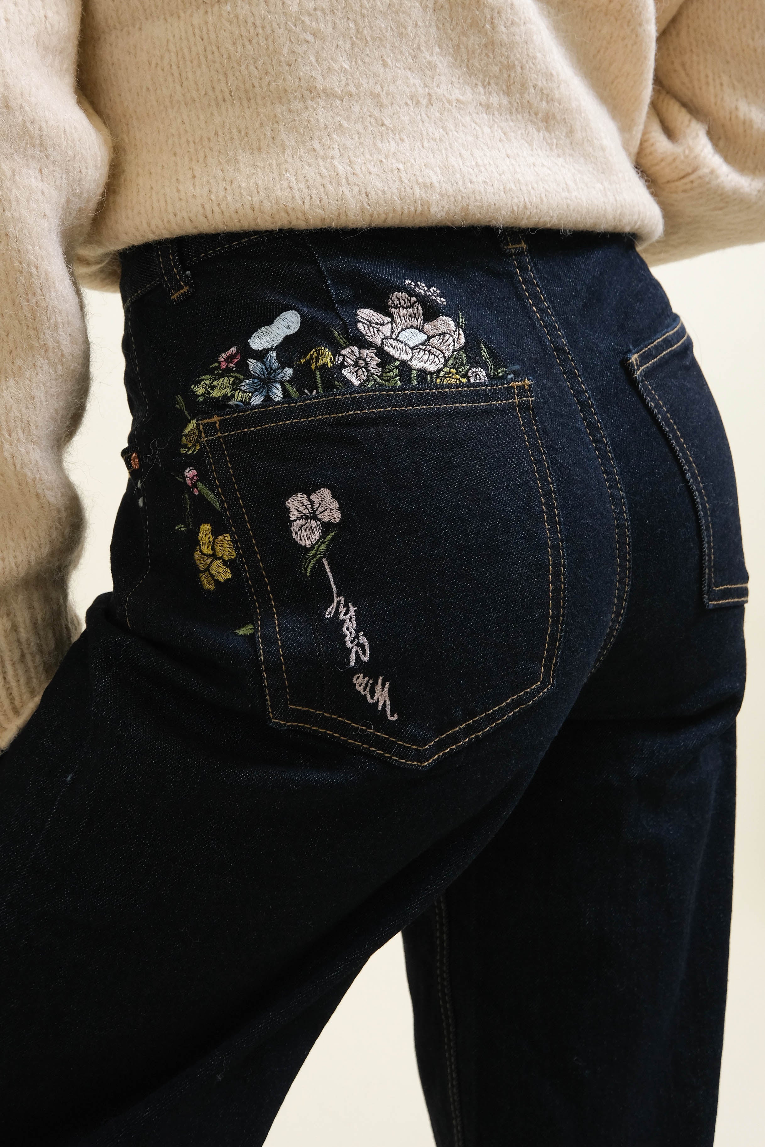 JEANS BACK BLOOM